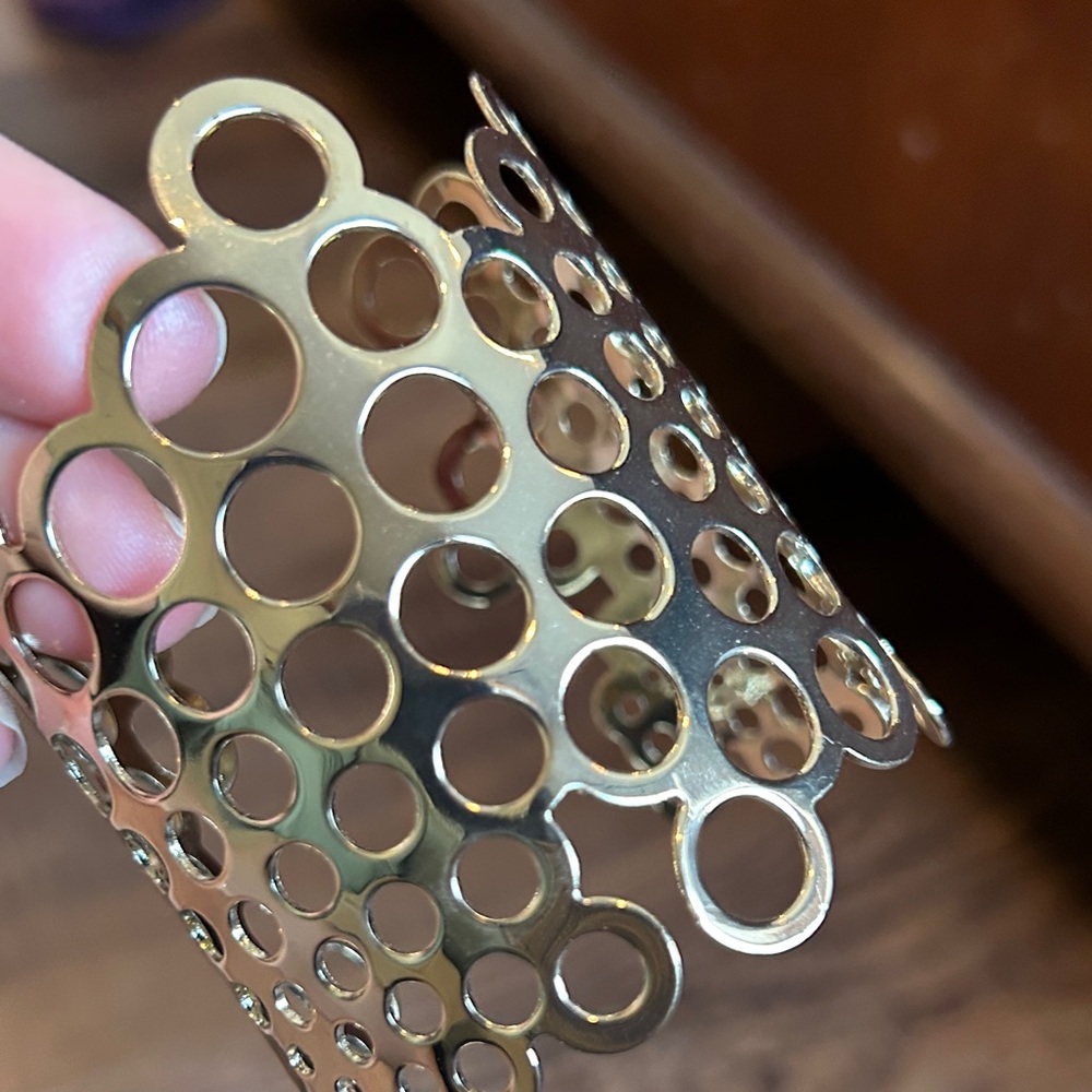 Gold Openwork Circle Cuff Bracelet - image 4